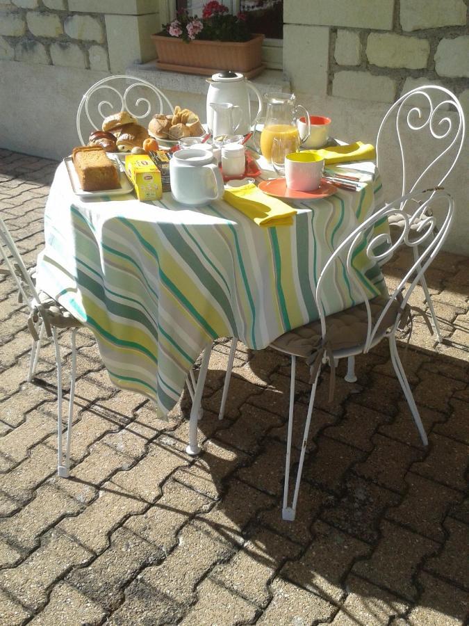 La Recre Bed & Breakfast Restigne Bagian luar foto
